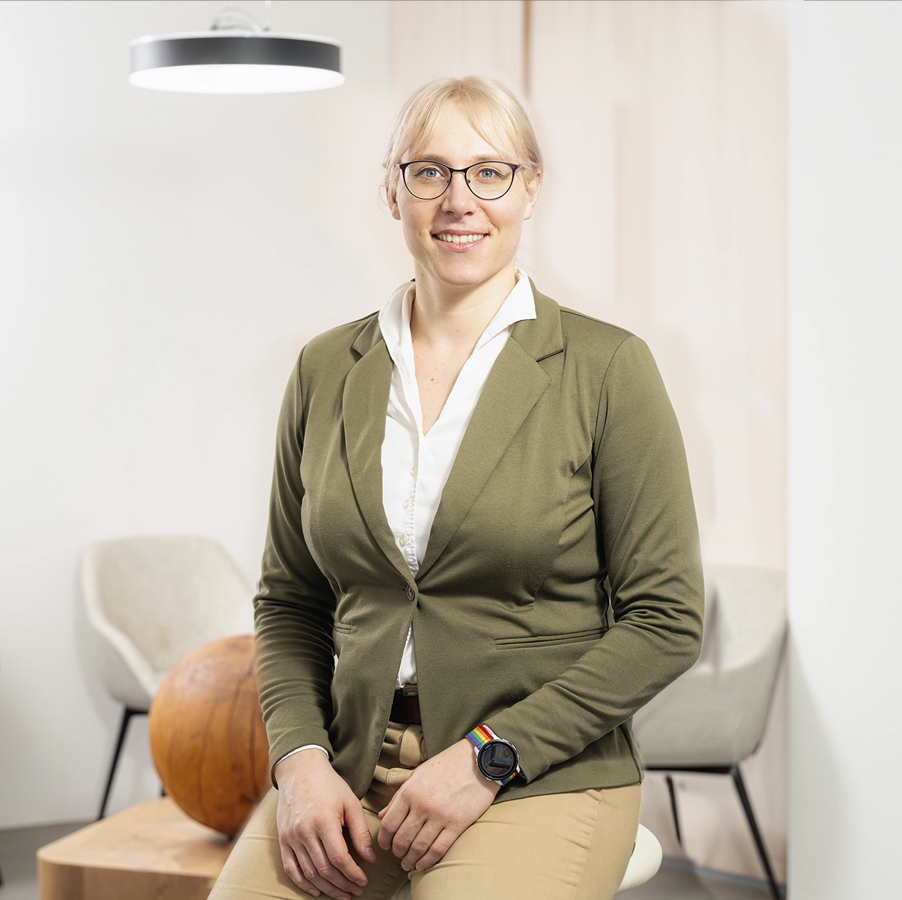 Mia Macdonald, M.Ost